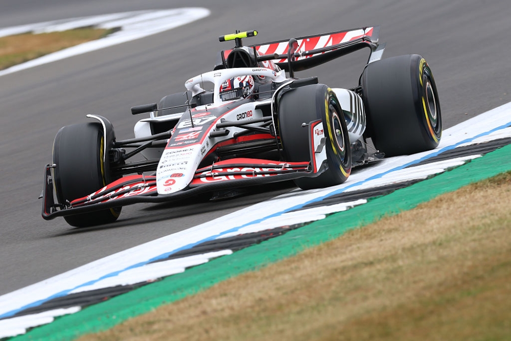 Bearman penalized after FP3 crash