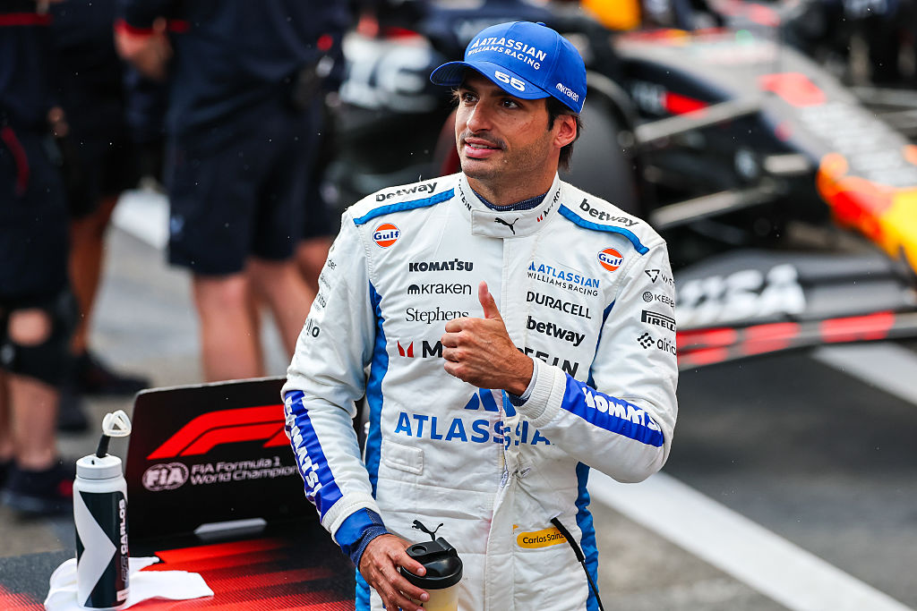 Sainz targets podium after scoring qualifying upset