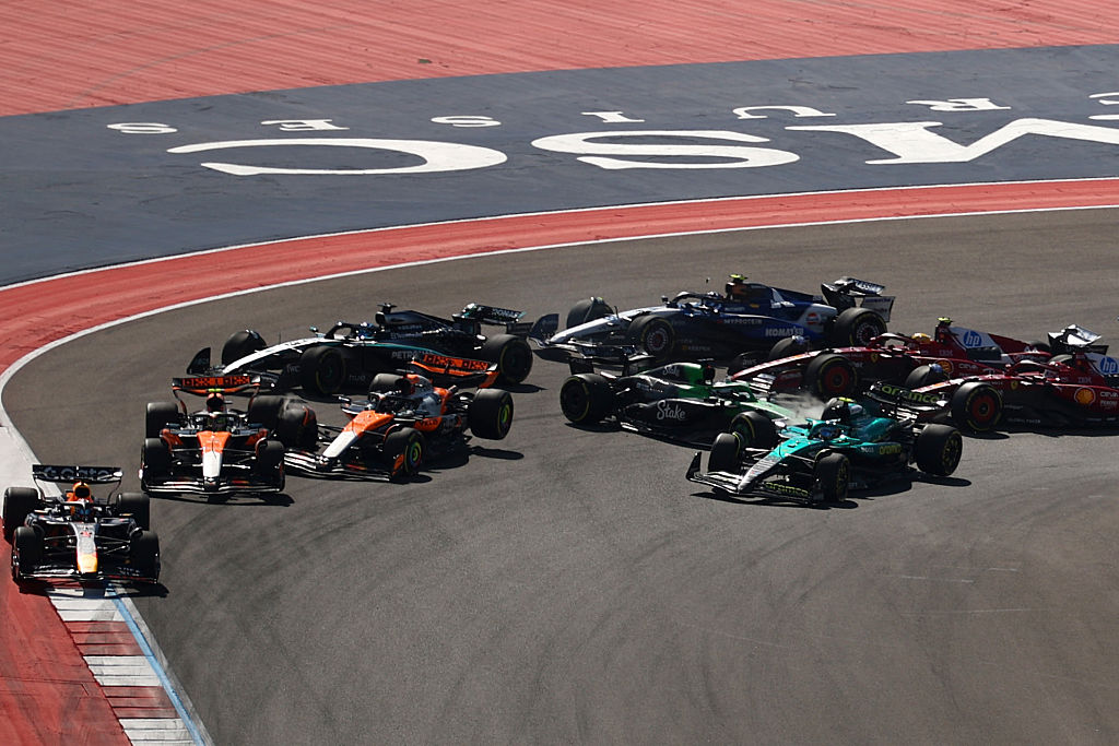 Verstappen wins US Sprint as both McLarens crash out on first lap