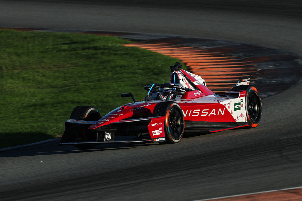 Rowland leads final day of Formula E testing