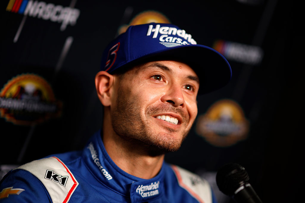 Larson chasing Stewart and Gordon along with a second Cup Series title