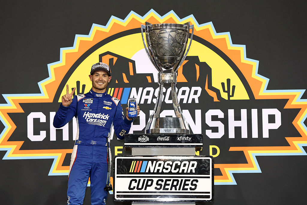 Larson roars to Cup Series title as Blaney takes stunning Phoenix win