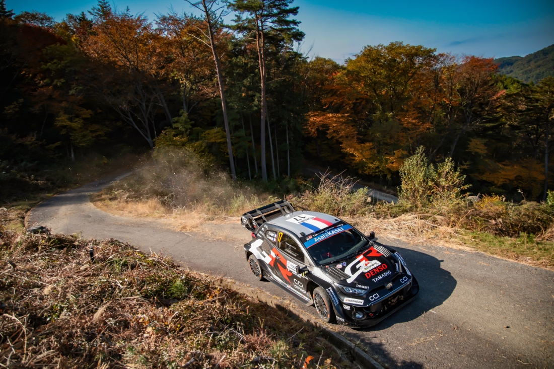 Ogier holds narrow WRC Rally Japan lead after Evans’ Saturday charge